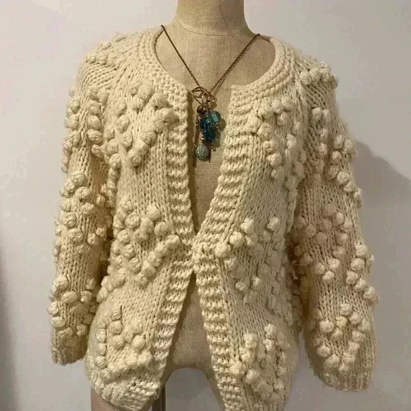Chicwish Sweaters - Chicwish cream open cardigan, size M (necklace in photo not for sale)
